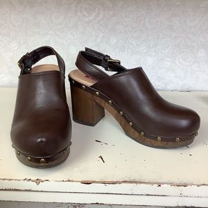 Union Bay Clogs